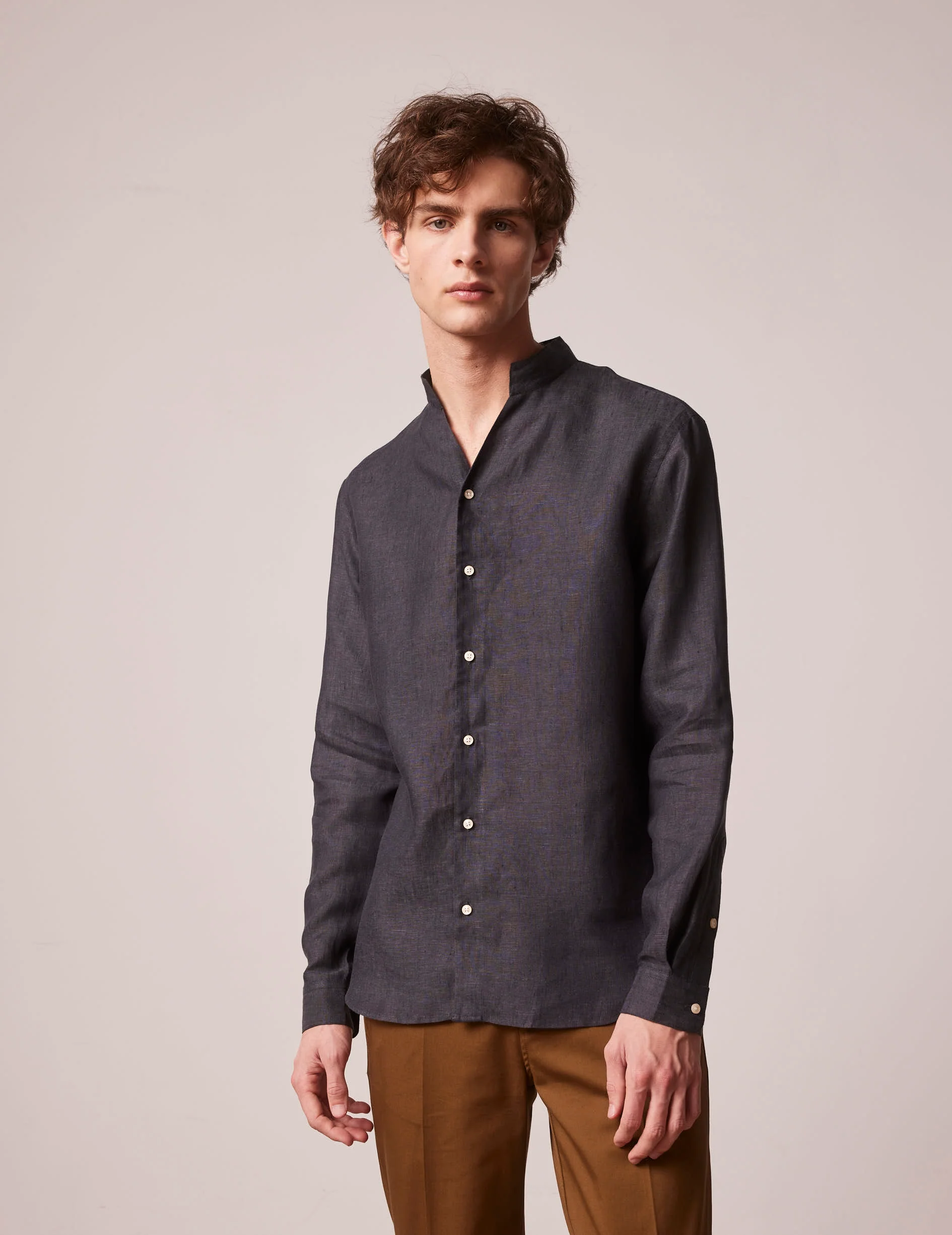 Chemise Carl en lin noir - Image 3