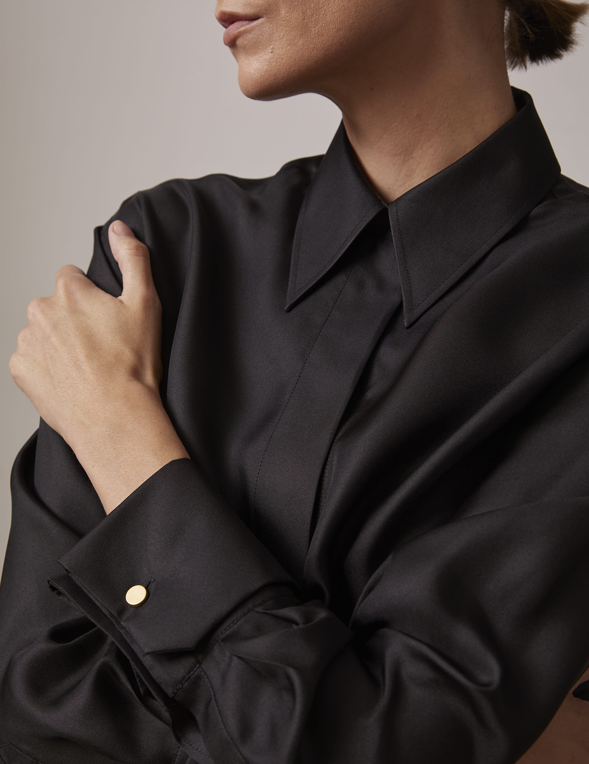 Chemise Irisa gorge cachée en soie noire