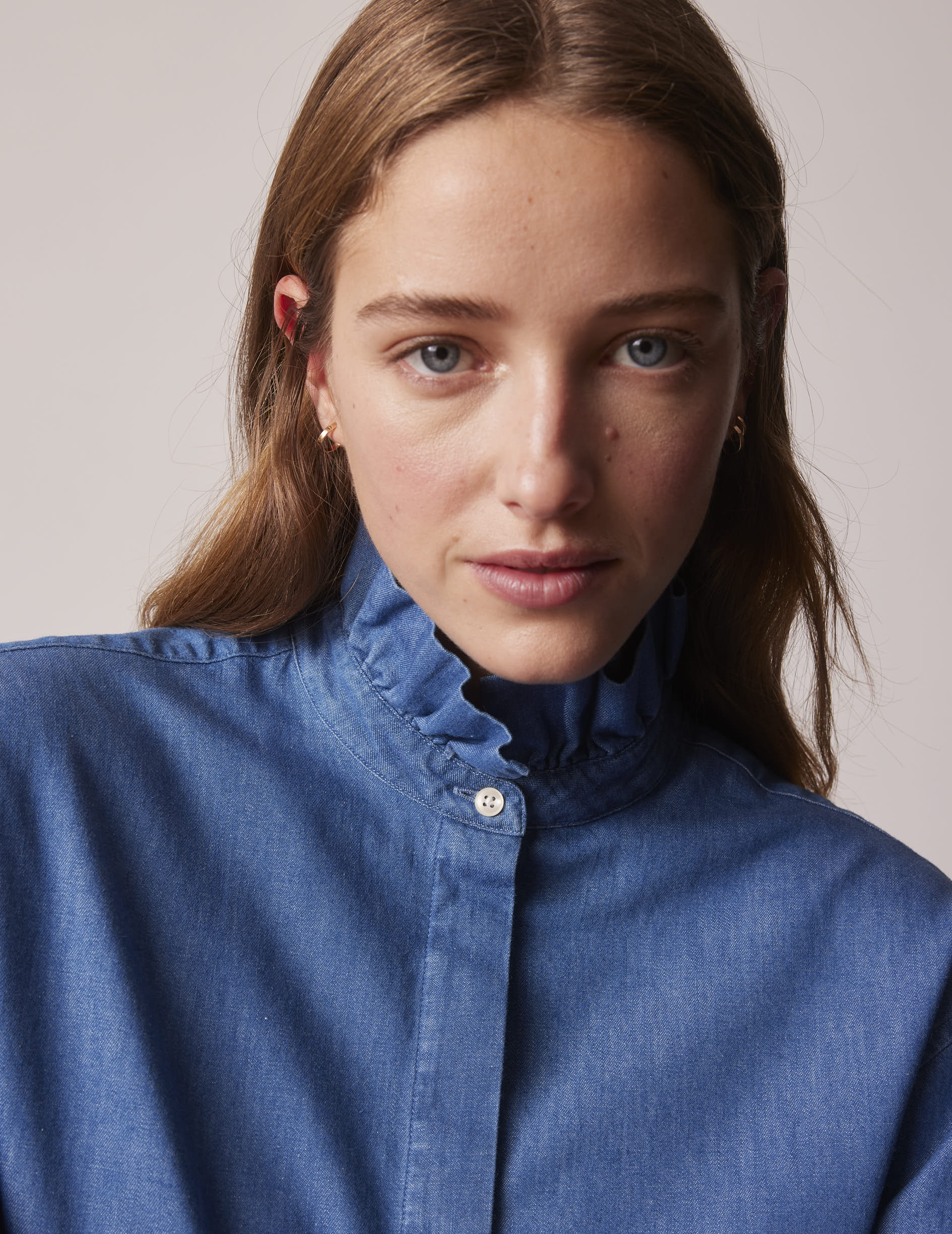 Chemise Laurine gorge cachée en denim bleu - Image 2